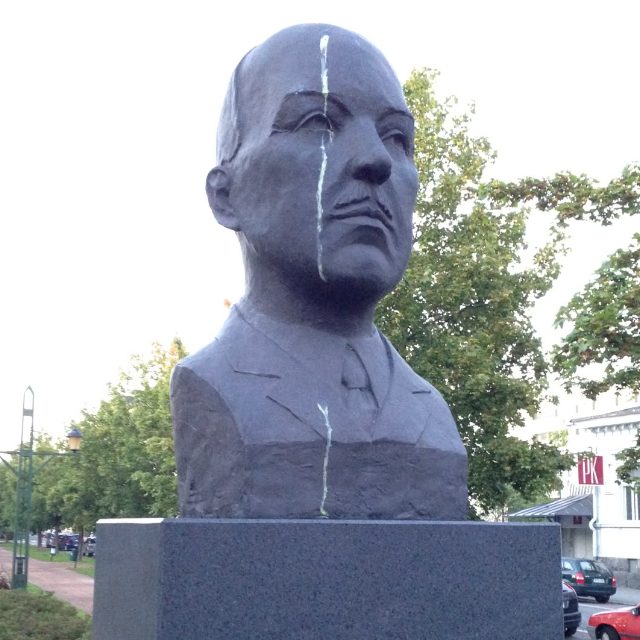 Risto Rytin patsas